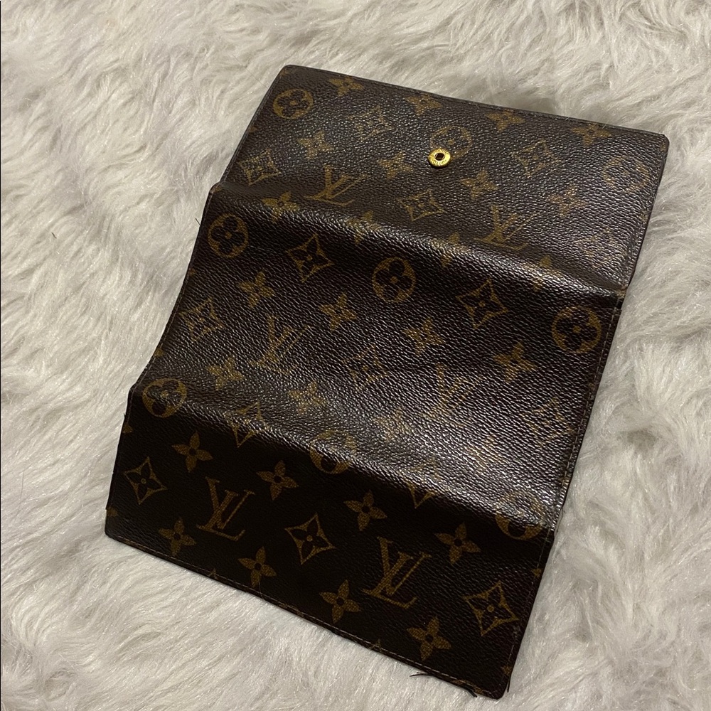 Brown tan luxury inspired Monogram Women's Clutch - Picture 5 of 6